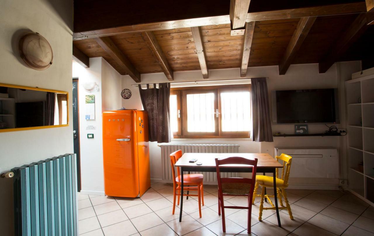 Mansardine Metropolitane Apartment Бреша Екстериор снимка